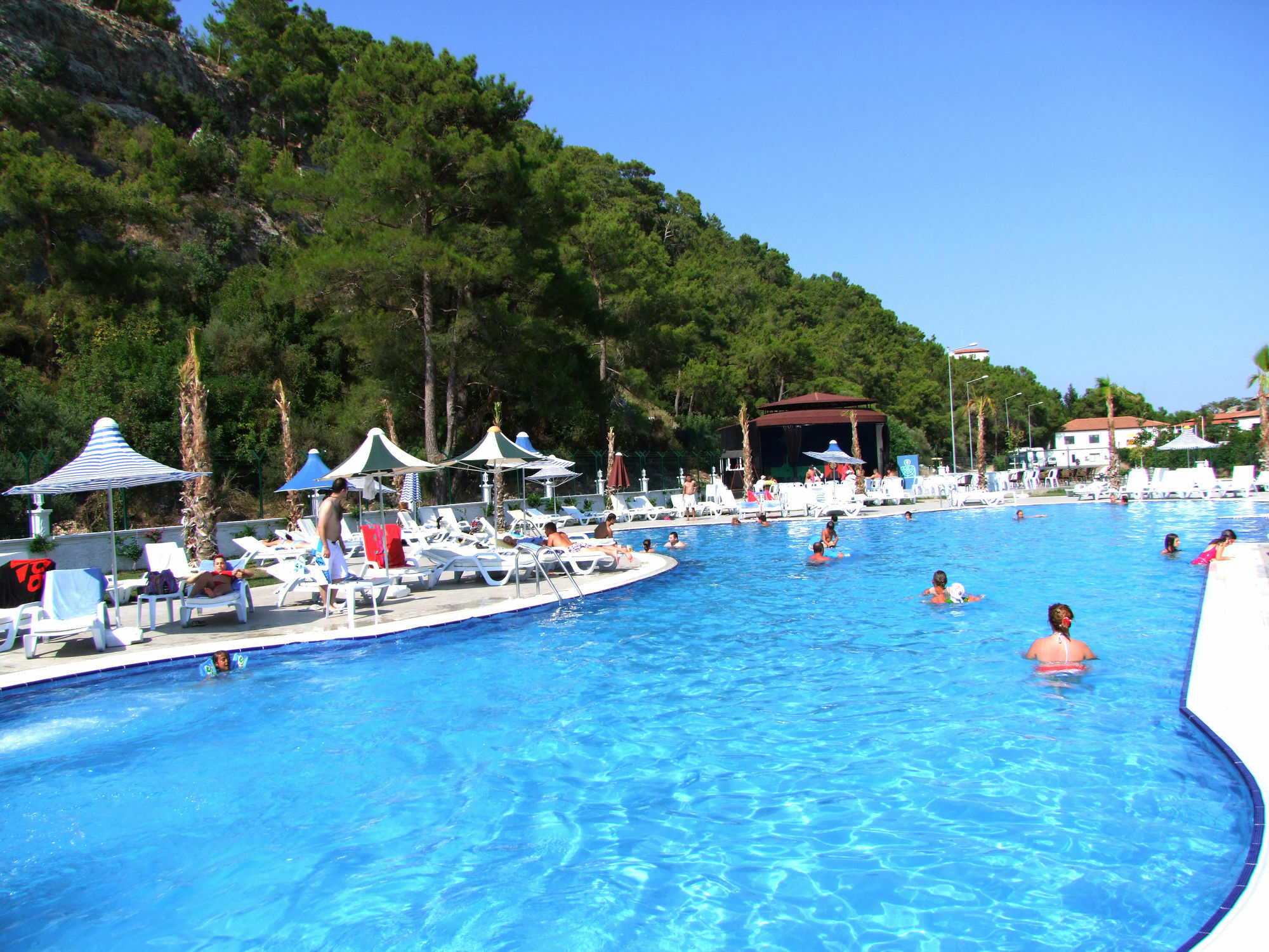 Golden Sunset Hotel&Spa Kemer Exterior foto A swimming pool